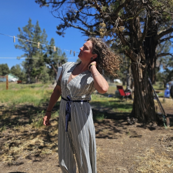 Jumpsuit with belt - Picture 3 of 6